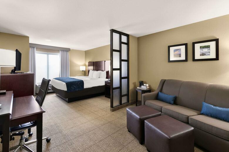 Hotel Comfort Suites Commerce