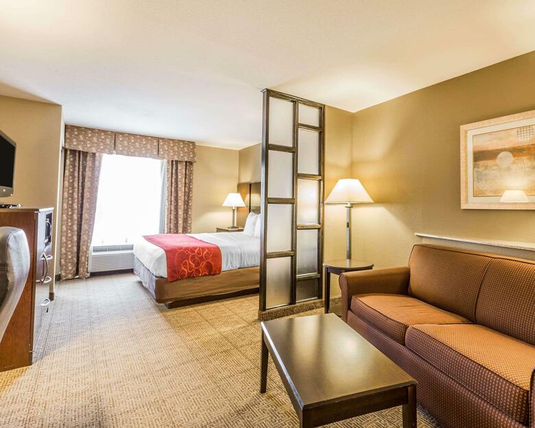 Hotel Comfort Suites Commerce