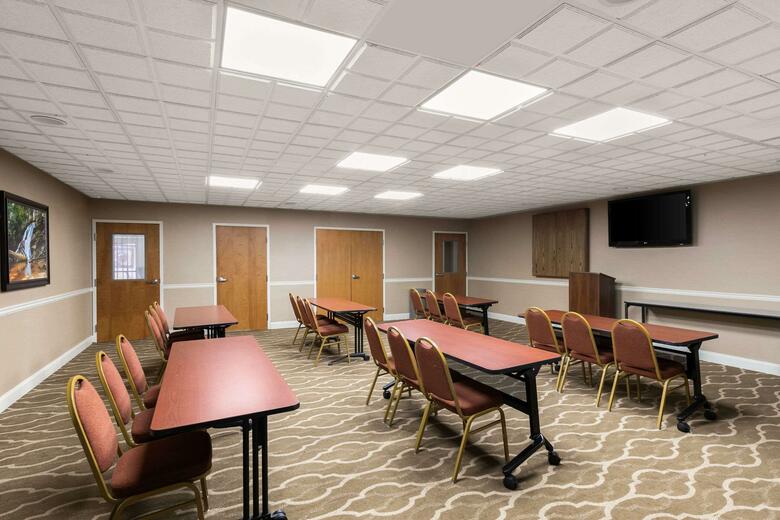 Hotel Comfort Suites Commerce