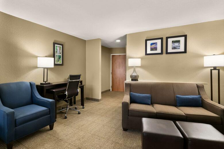 Hotel Comfort Suites Commerce