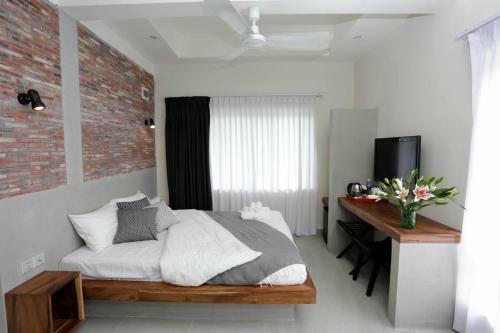 Hotel Nine