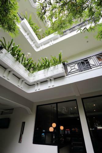 Hotel Nine