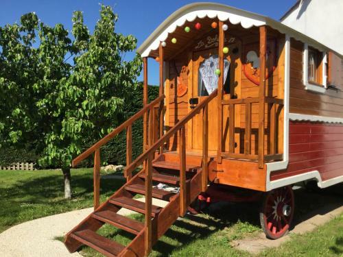 Bed & Breakfast Chambres Et Roulotte de La Gentilhommi�re