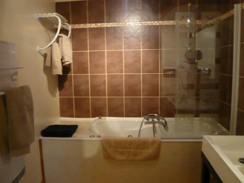 Bed & Breakfast Chambres Et Roulotte de La Gentilhommi�re