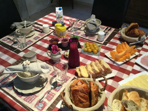Bed & Breakfast Chambres Et Roulotte de La Gentilhommi�re