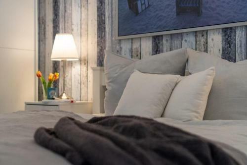 Apartamento Strandhotel-heiligenhafen-wohnung-101-typ-iv-wasserblick