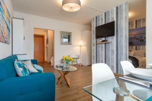 Apartamento Strandhotel-heiligenhafen-wohnung-101-typ-iv-wasserblick