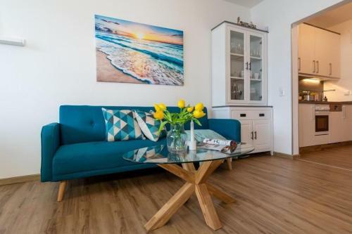 Apartamento Strandhotel-heiligenhafen-wohnung-101-typ-iv-wasserblick