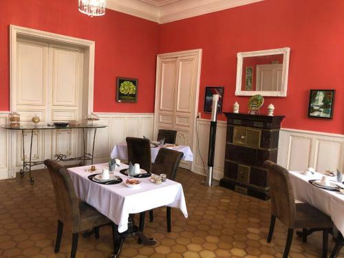 Hostal Chambre Zen Ch�teau De La Bouchatte