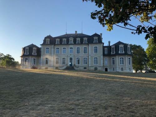Hostal Chambre Zen Ch�teau De La Bouchatte