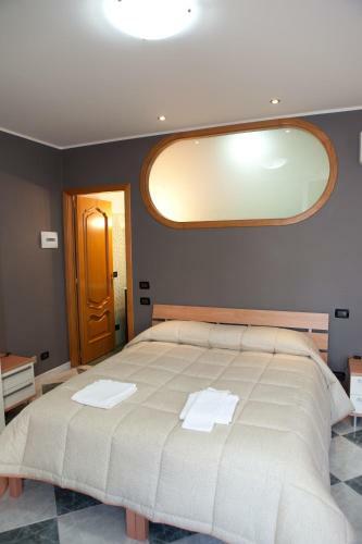 Mauro Home Bed And Relax