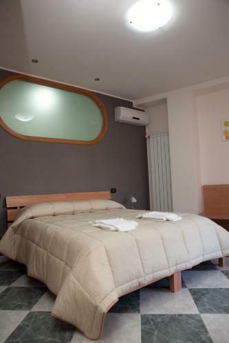 Mauro Home Bed And Relax