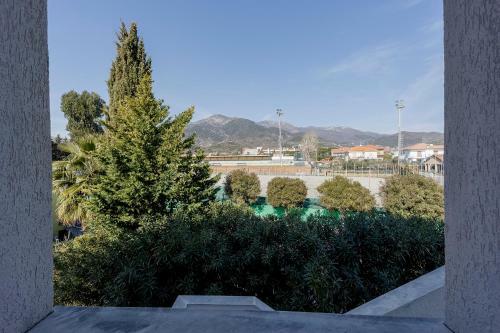 Loano Apartment Pool & Garden