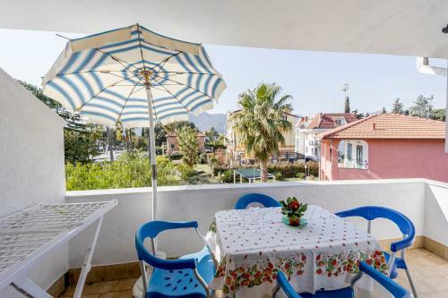 Loano Apartment Pool & Garden