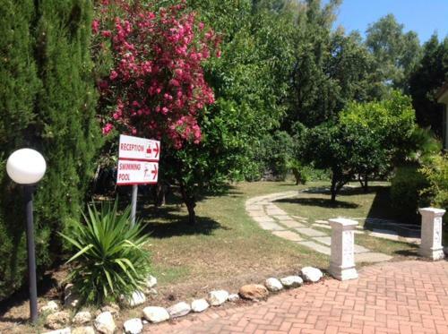Loano Apartment Pool & Garden