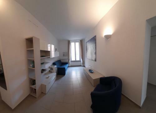 Romantic Apartment Near The Sea With Private Garage