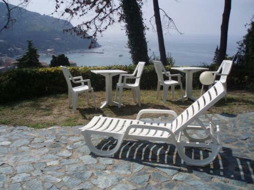 Elegant And Sea View Excelsior Apartment