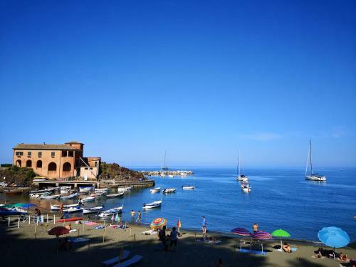 Elegant And Sea View Excelsior Apartment