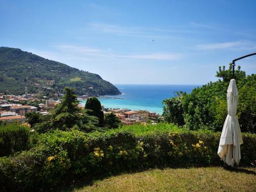 Elegant And Sea View Excelsior Apartment