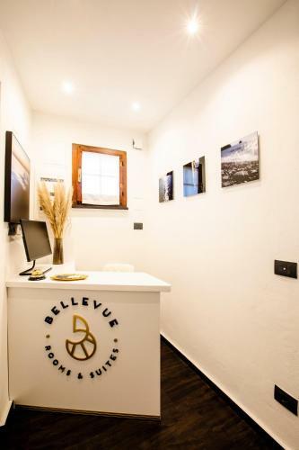 Hostal Bellevue - Rooms & Suites