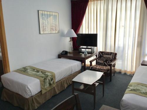 Holiday Surf Hotel