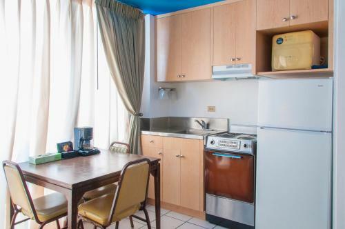 Holiday Surf Hotel