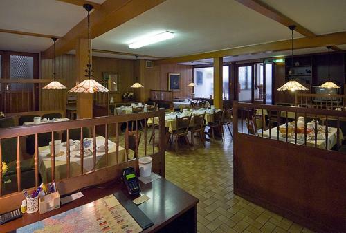 Hostal Hotel Sch�tz