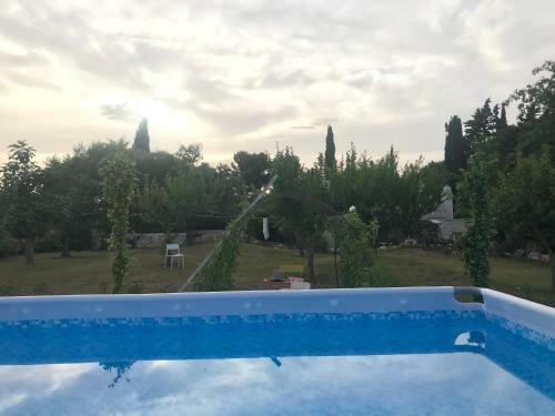 Trullo Trelisa..with Private Garden, Near Alberobello