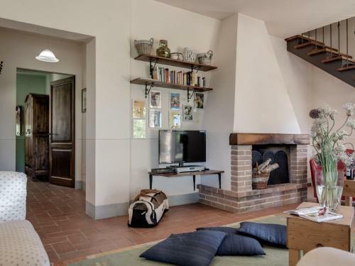 Lovely Villa In Lucignano With A Private Pool