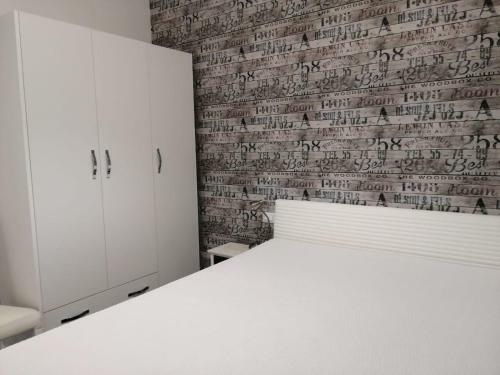 Casa Mirea Di Teti Con Piscina A Macari