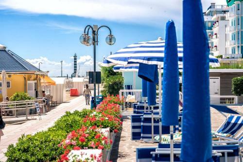 Sea View Apartment With Swimming Pool