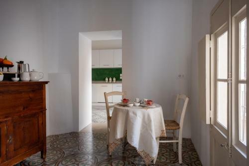 Hostal Palazzo Garzia - Dimora Storica