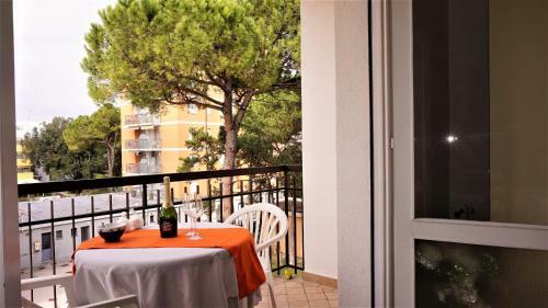 Apartamento Spacious Flat On The 2nd Floor Located 300 Metres From The Beach