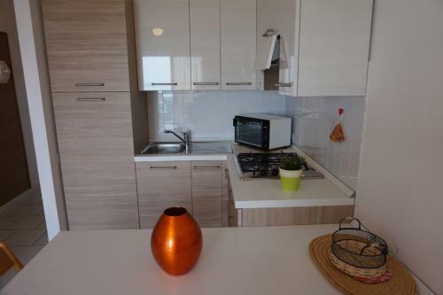 Apartamento Wonderful Studio With Swimming Pool, Terrace And Sea View
