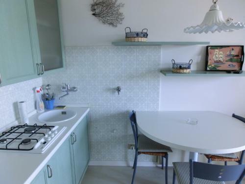 Apartamento Wonderful Studio With Swimming Pool, Terrace And Sea View