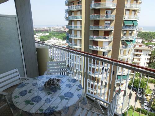 Apartamento Wonderful Studio With Swimming Pool, Terrace And Sea View