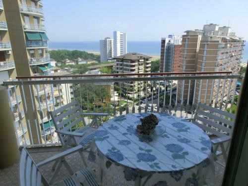 Apartamento Wonderful Studio With Swimming Pool, Terrace And Sea View