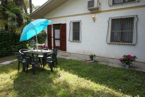 Lovely Semi-detached Villa With Private Garden