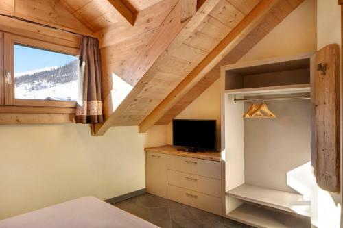 Apartamento Rasia Residence Relax App 6