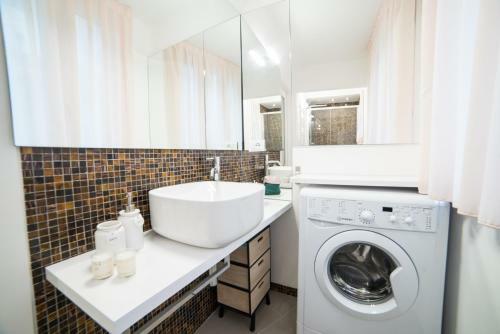 330 Holiday Apartments Manarola