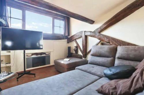 Massimiliano Apartment In Center With AC