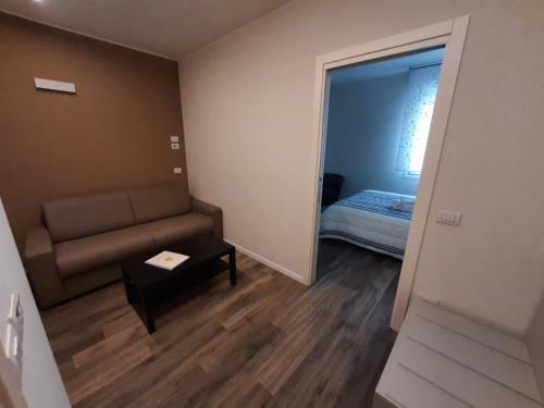 Hostal Stop&go Suites And Apartments