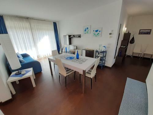 Lake View Apartment