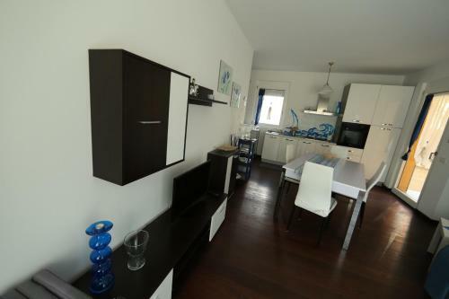 Lake View Apartment
