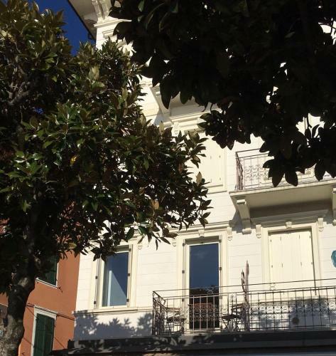 Sonny Apartments