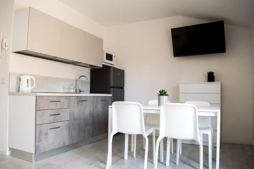 C� Rita Apartments