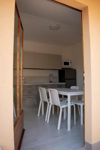C� Rita Apartments
