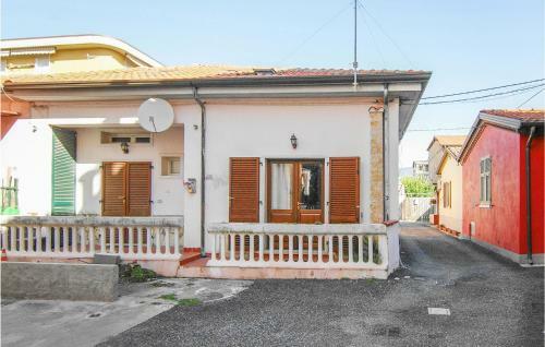 Beautiful Home In Marina Di Carrara With 2 Bedrooms