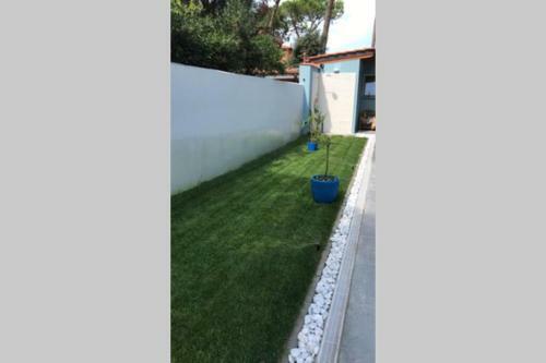Apartamento Viareggina Con Giardino
