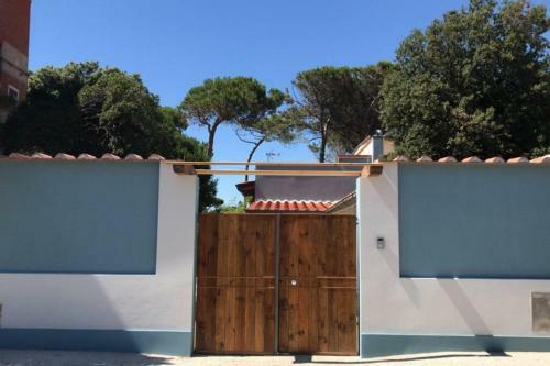 Apartamento Viareggina Con Giardino